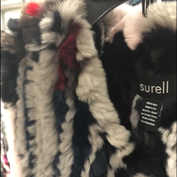 Beautiful New Rabbit fur vest - Picture 4 of 5